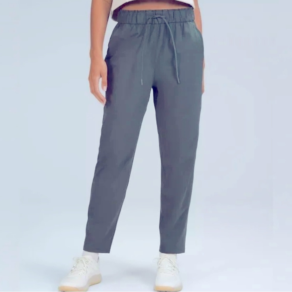 Like new!! Lululemon Stretch High-Rise Pant 7/8 Length-Blue